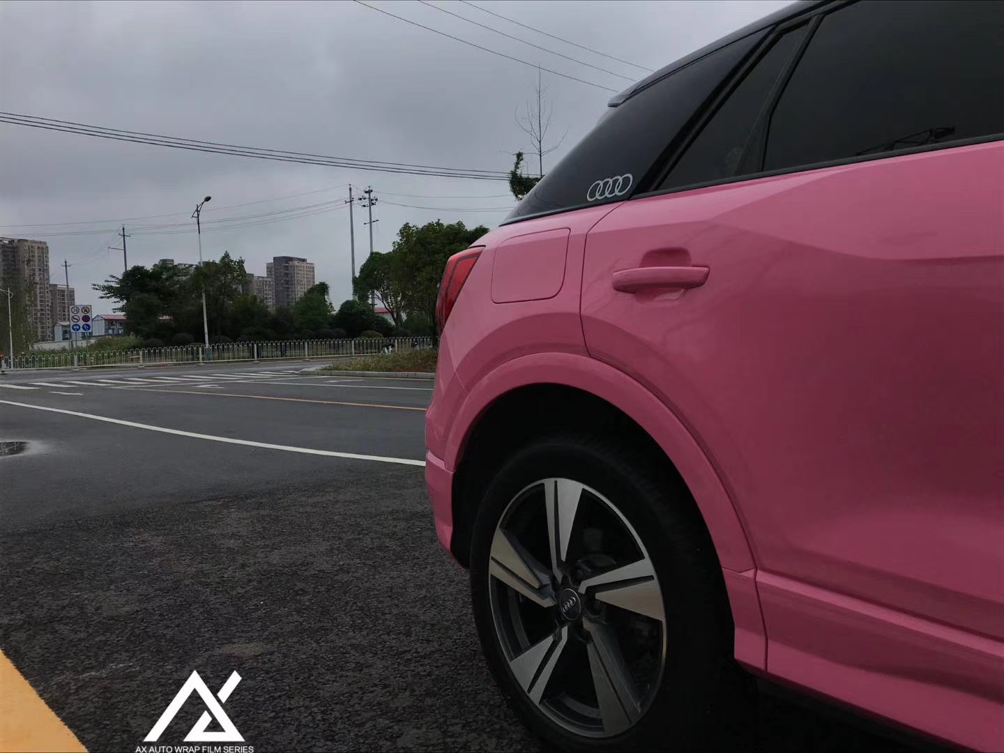 AX WRAP FILM GLOSS LIGHT PINK – HỒNG BÓNG NHẸ AUDI Q2