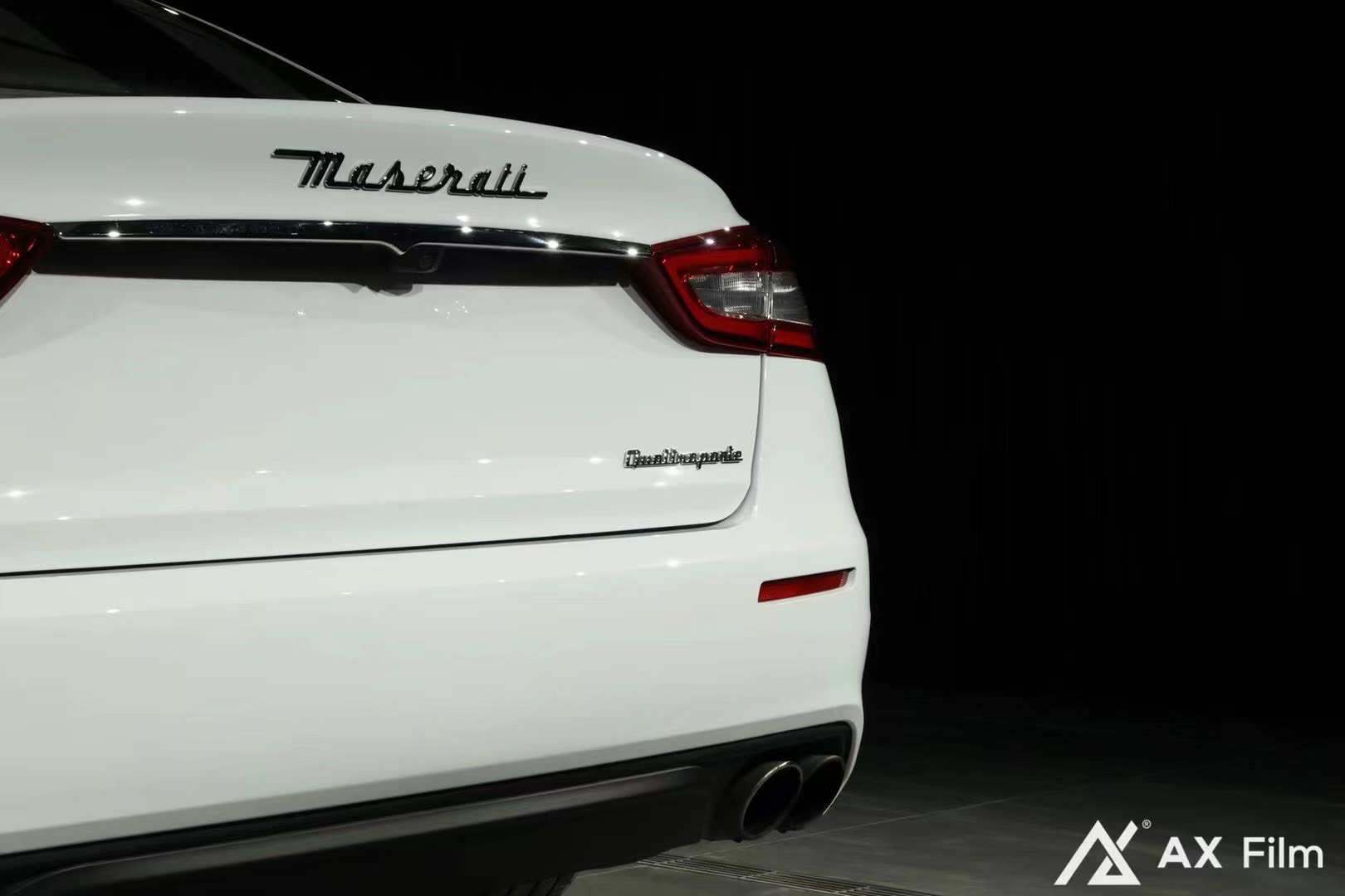 AX WRAP FILM GLOSS PIANO WHITE - TRẮNG PIANO BÓNG MASERATI QUATTROPORTE
