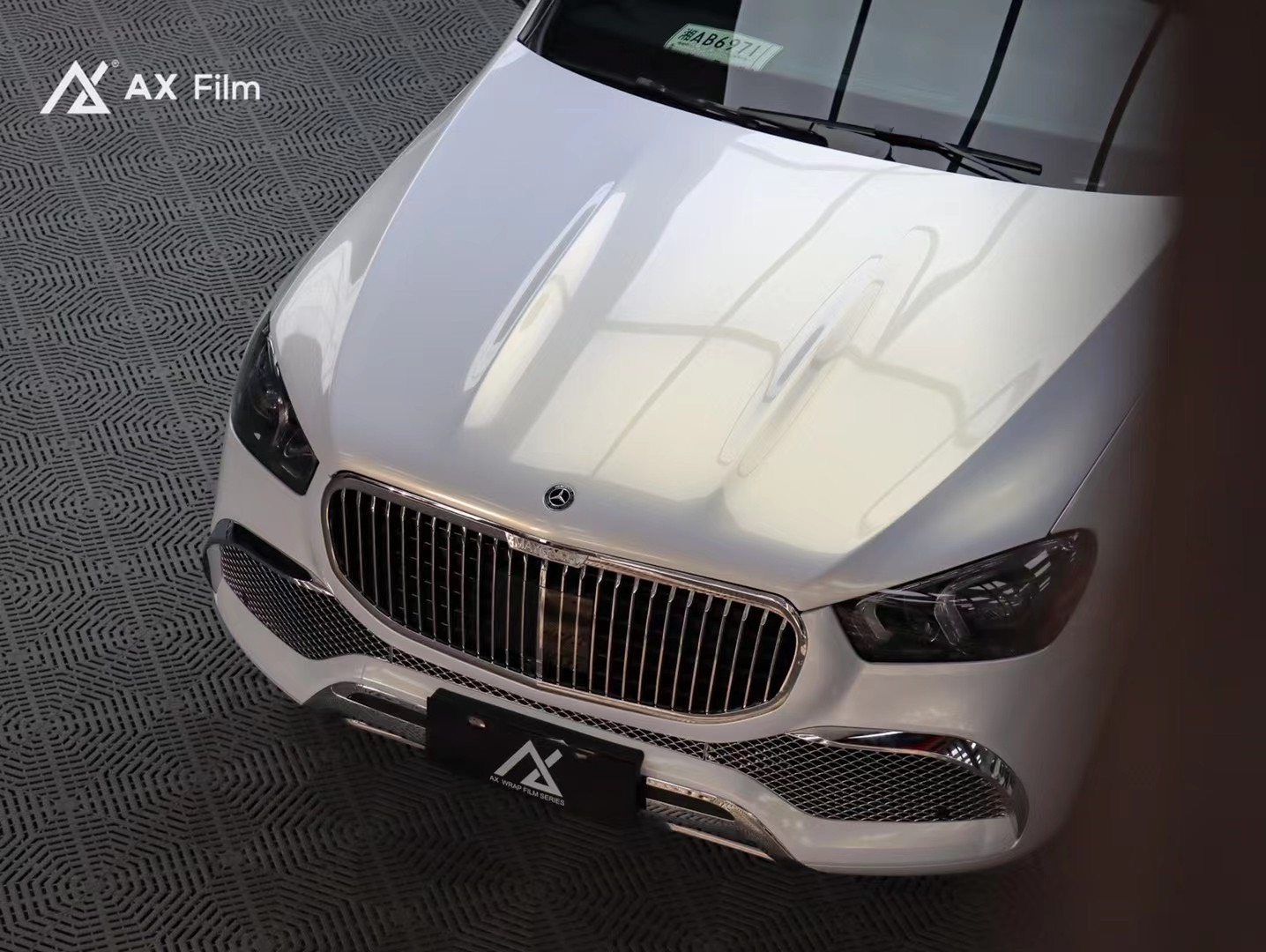 AX WRAP FILM PEARL WHITE IRIDESCENT GOLD - TRẮNG NGỌC TRAI ÁNH VÀNG MERCEDES